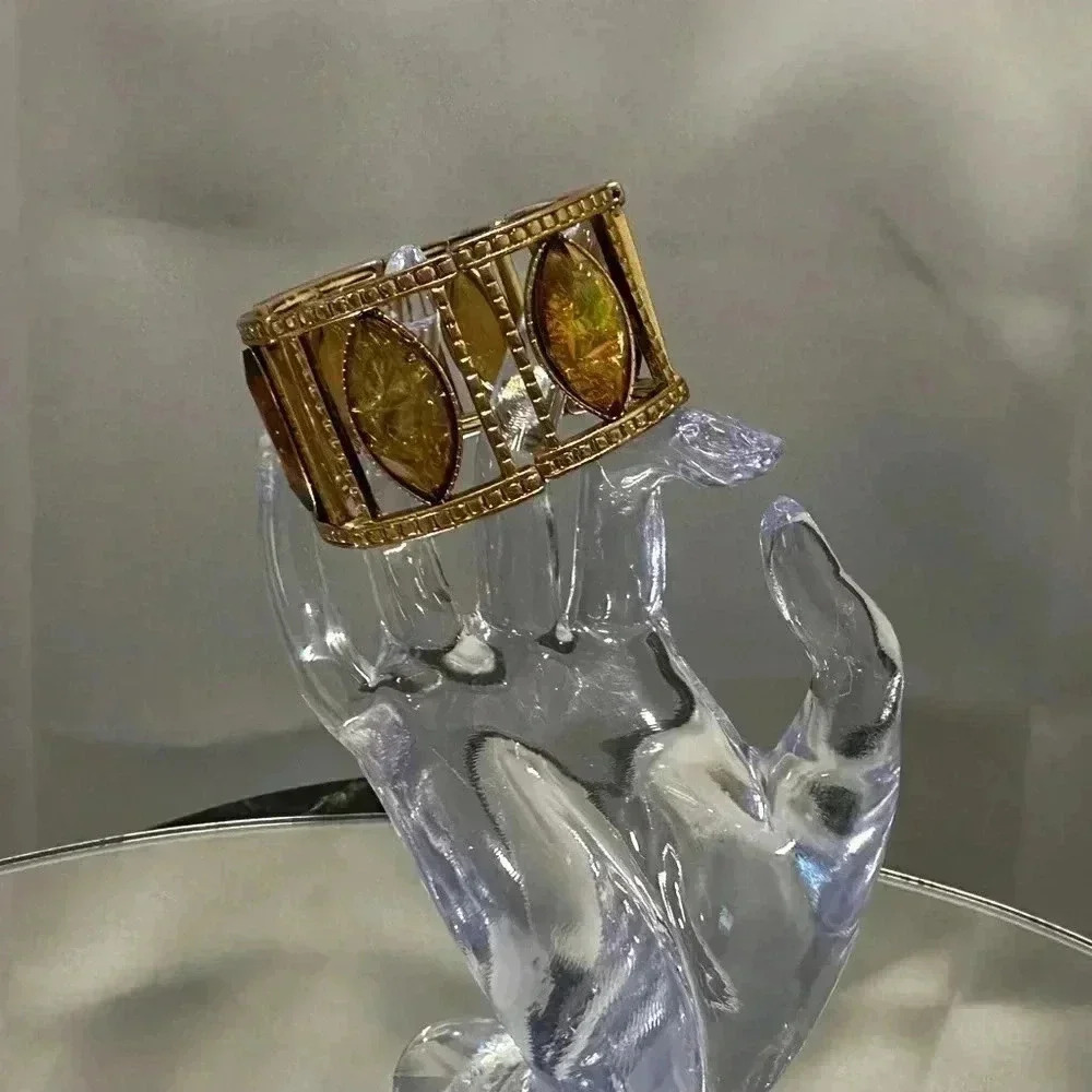 💎Women’s Vintage metal & glass bracelet - Picture 2 of 12